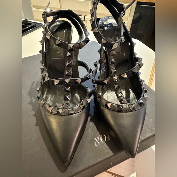 Womens size 36 (US 6) Valentino heels - Picture 5 of 11